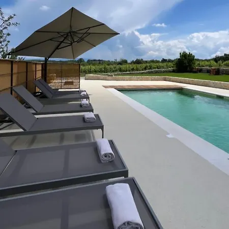Hotel Garenne Livron-sur-Drôme